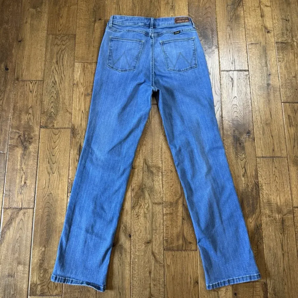 Wrangler Women's High Rise True Straight Jean Size 10x34L Med Wash MT1STRK